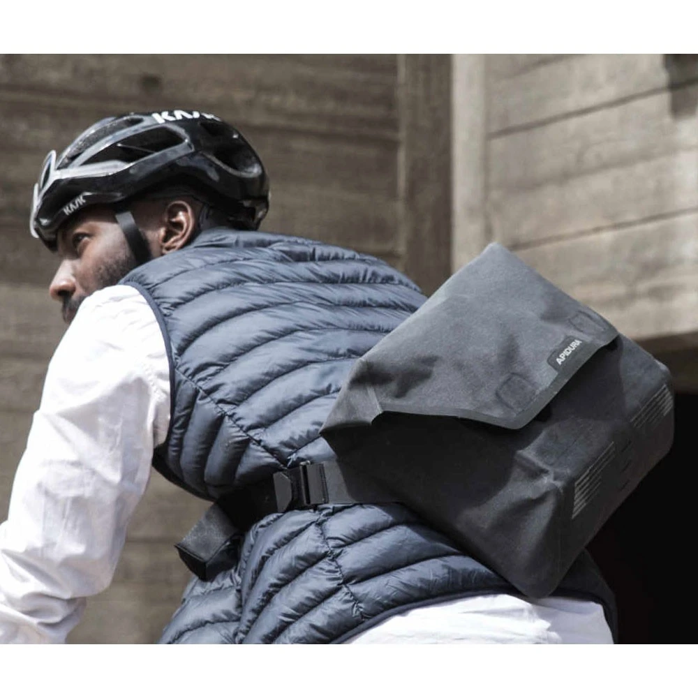 APIDURA City Messenger Bag 13" - Image 3